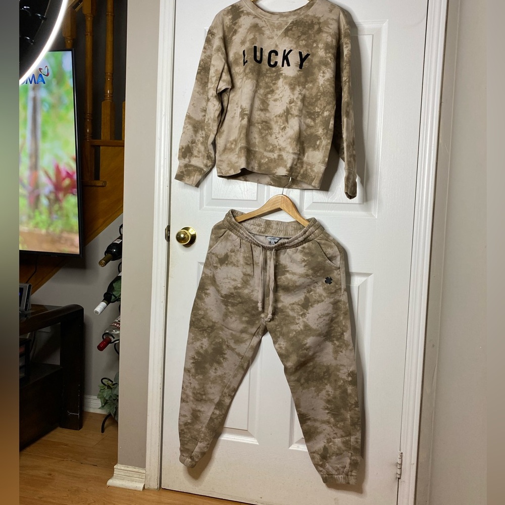 Lucky Brand Taupe & Olive Tie-Dye Jogger Sweatpants  and sweater #1